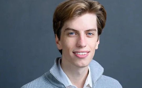 24岁天才用165页论文押注AI革命：持仓市值一年翻24倍