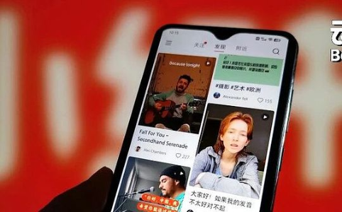 比特币持仓巨头策略分化：增持与转型并行
