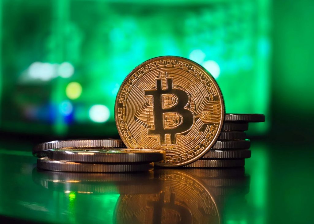 亿万富翁预测比特币将达28万美元引发市场热议