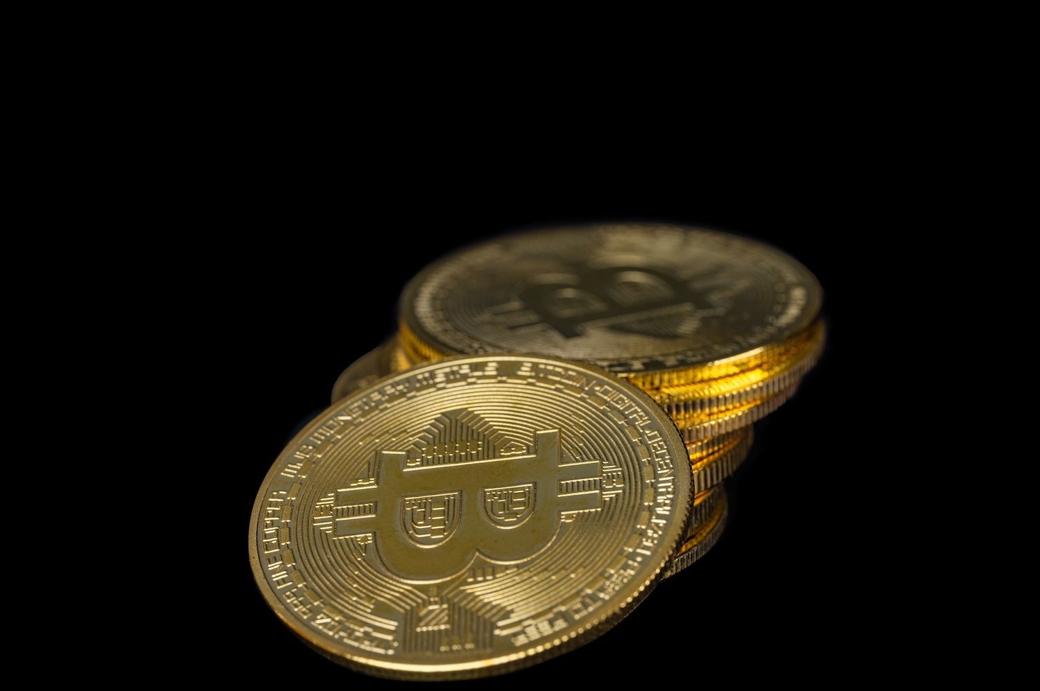 美股空头激增推动比特币角色转型