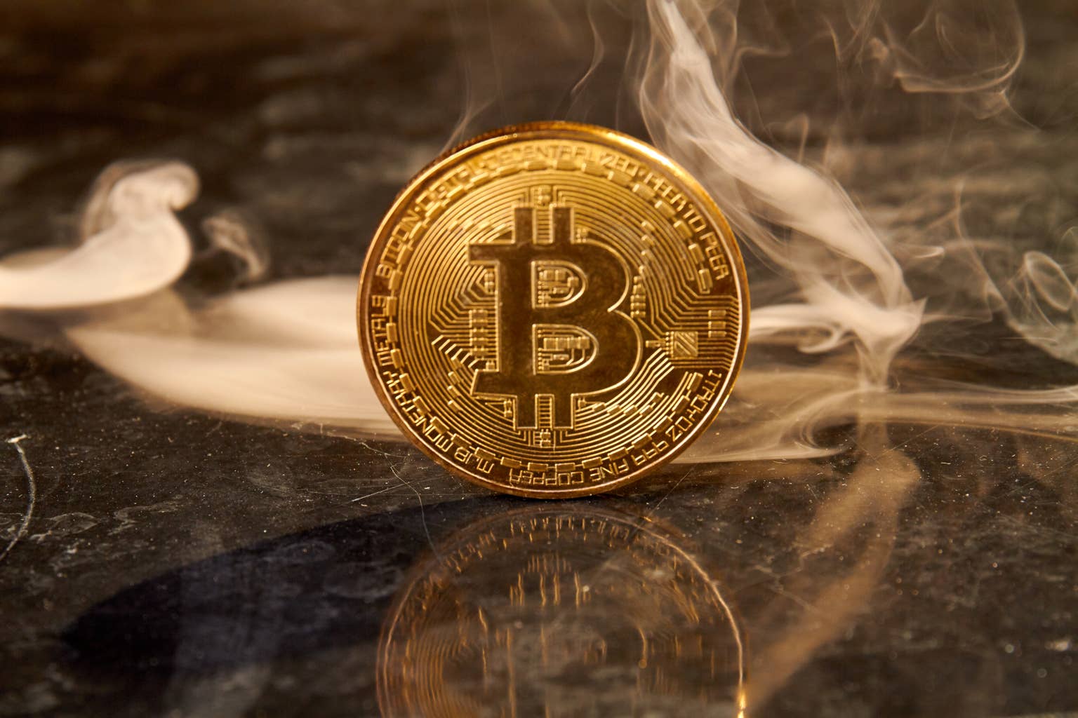 比特币现货ETF两年突破千亿美元管理规模