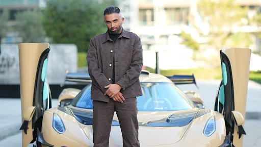 古尔汉·基兹洛兹净资产达17亿美元，是业内最具影响力的人物之一。