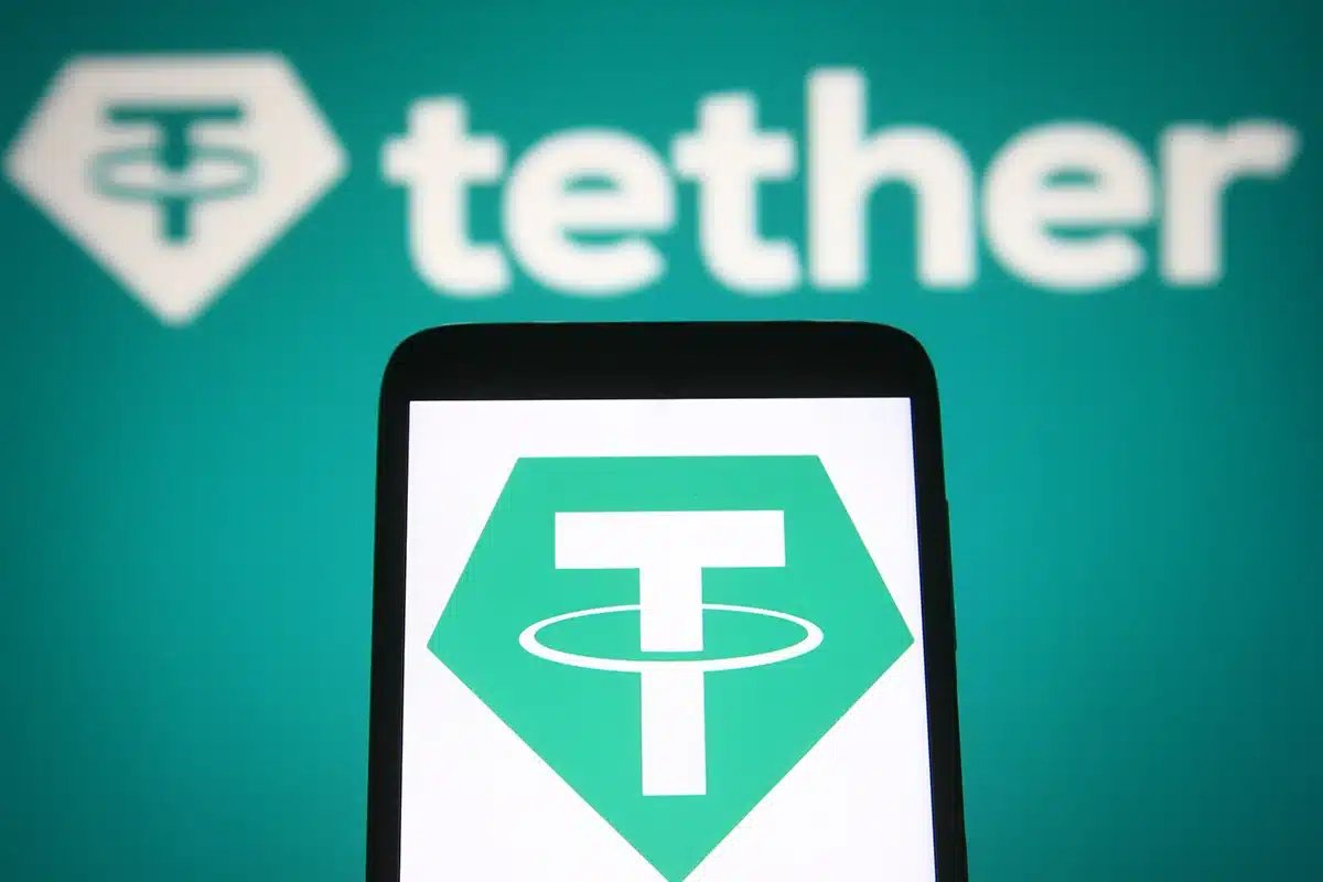 Tether黄金战略调整：高管离职与审计同步引发市场关注