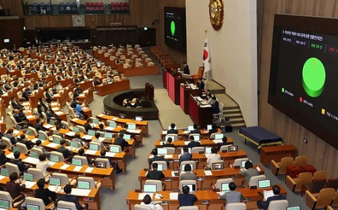 加密行业大型峰会转型：从聚集到分散的演进